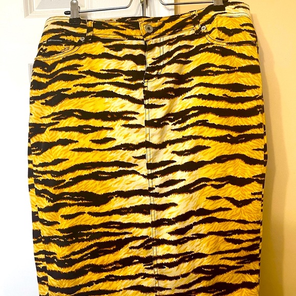 D&G Dresses & Skirts - D&G skirt